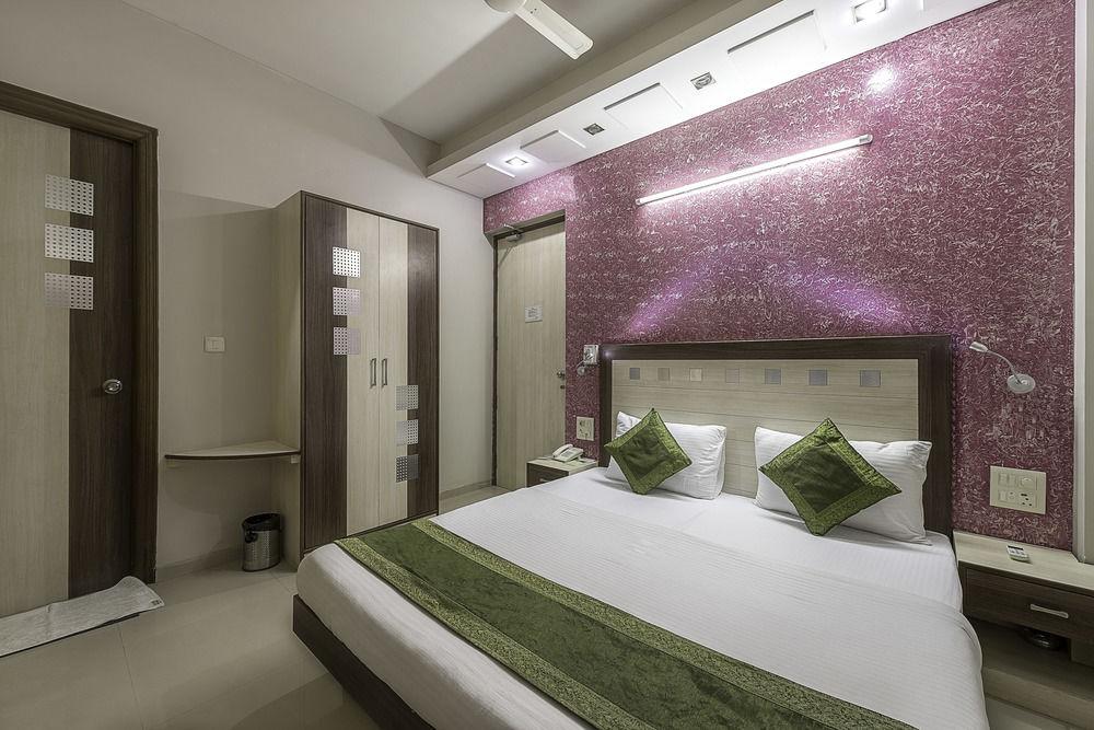 Treebo Rockwell Plaza Otel Yeni Delhi Dış mekan fotoğraf