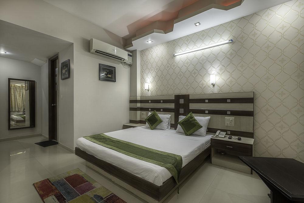 Treebo Rockwell Plaza Otel Yeni Delhi Dış mekan fotoğraf